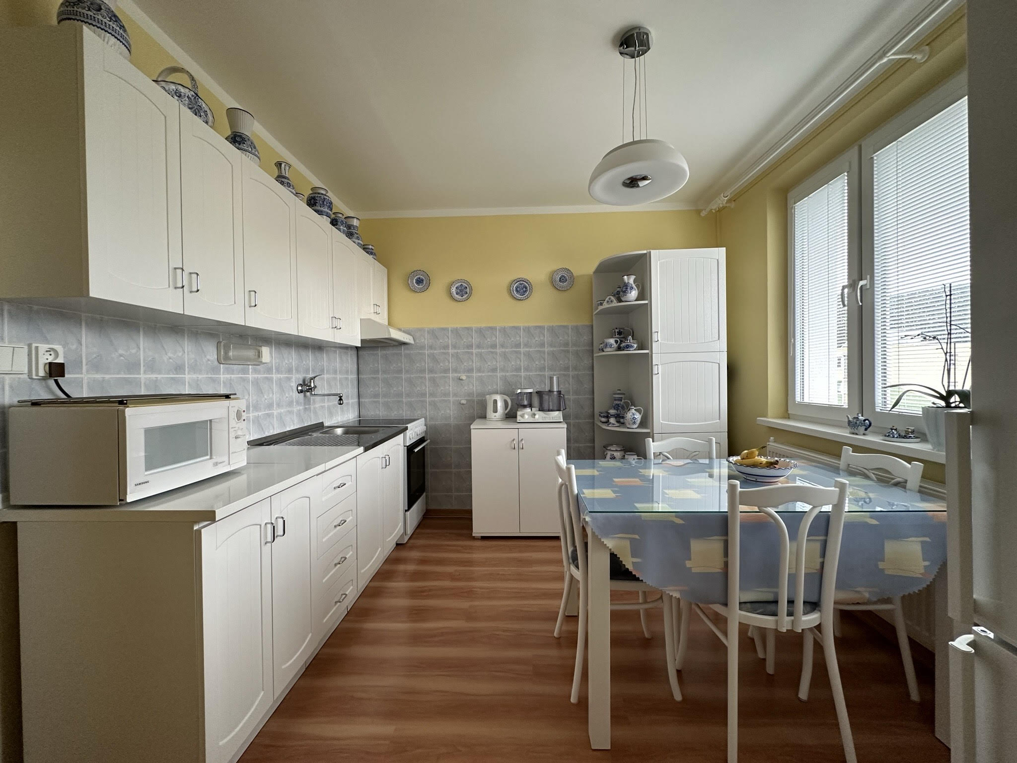 REZERVOVANÉ - SLNEČNÝ 2 IZBOVÝ BYT S BALKÓNOM, 55m2, SVIT
