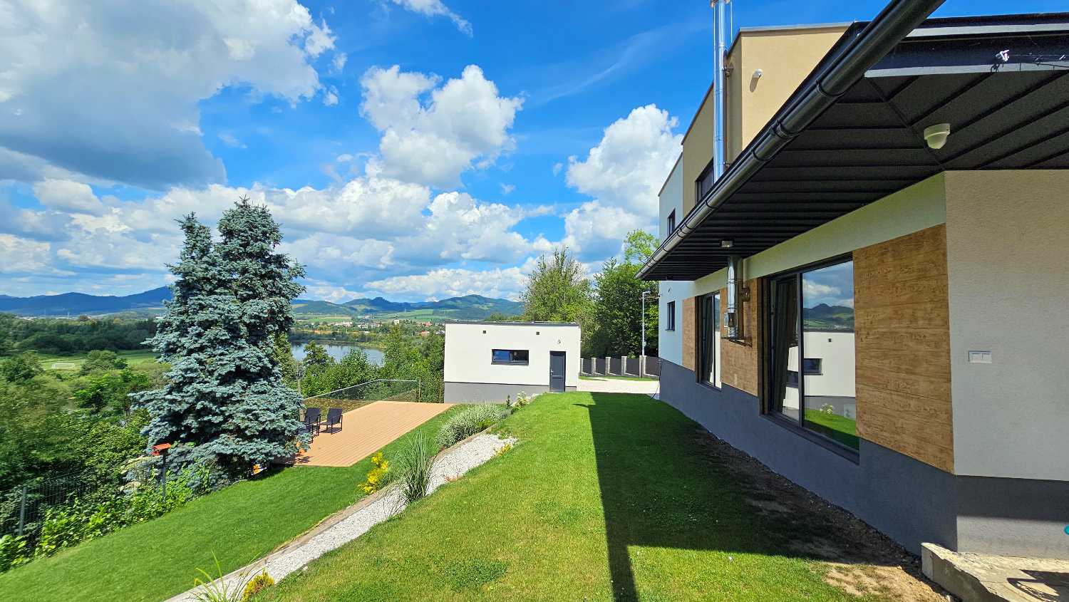 Súkromie, priestor a kvalita: 4-izbový rodinný dom vo Varíne pri Žiline, Cena: 499.900€