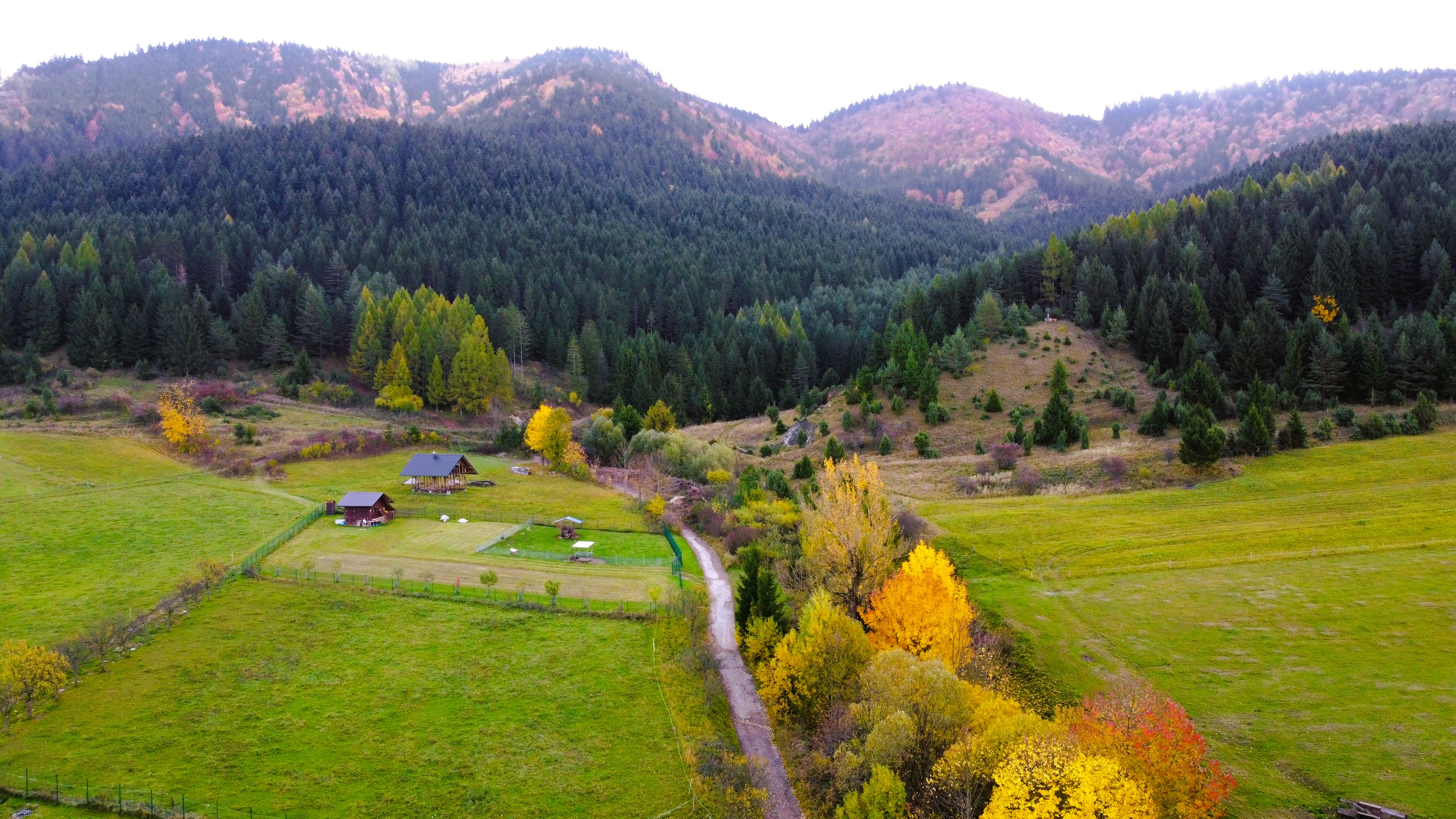 EXKLUZÍVNE! Pozemok so stavebným povolením, Rajecká kotlina - Ďurčiná (Malá Fatra)