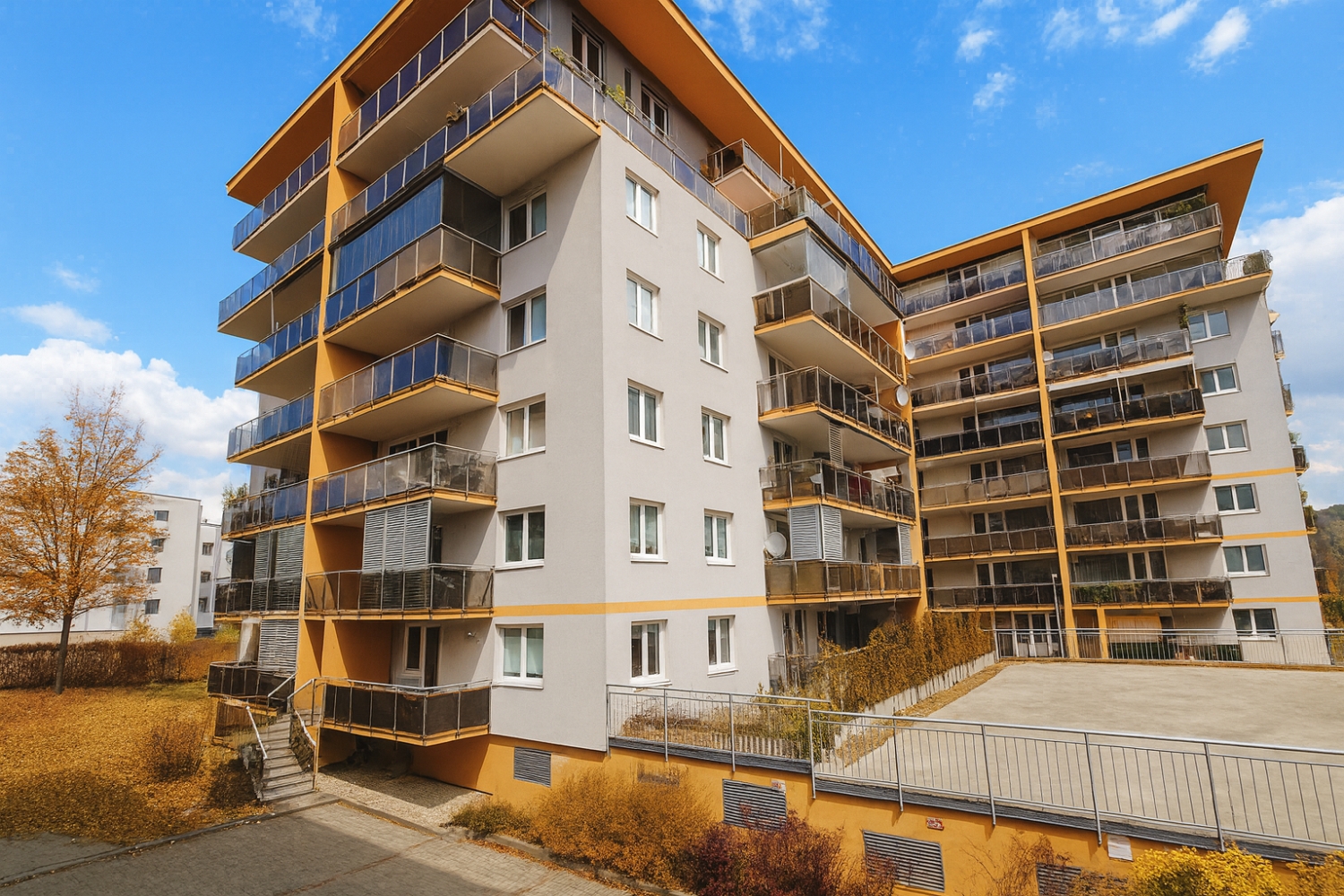 Máte všade blízko! 2-izbový byt, XXL balkón, parking, ihneď voľný, prenájom, Žilina - Bôrik, Cena: 590€ bez energ.