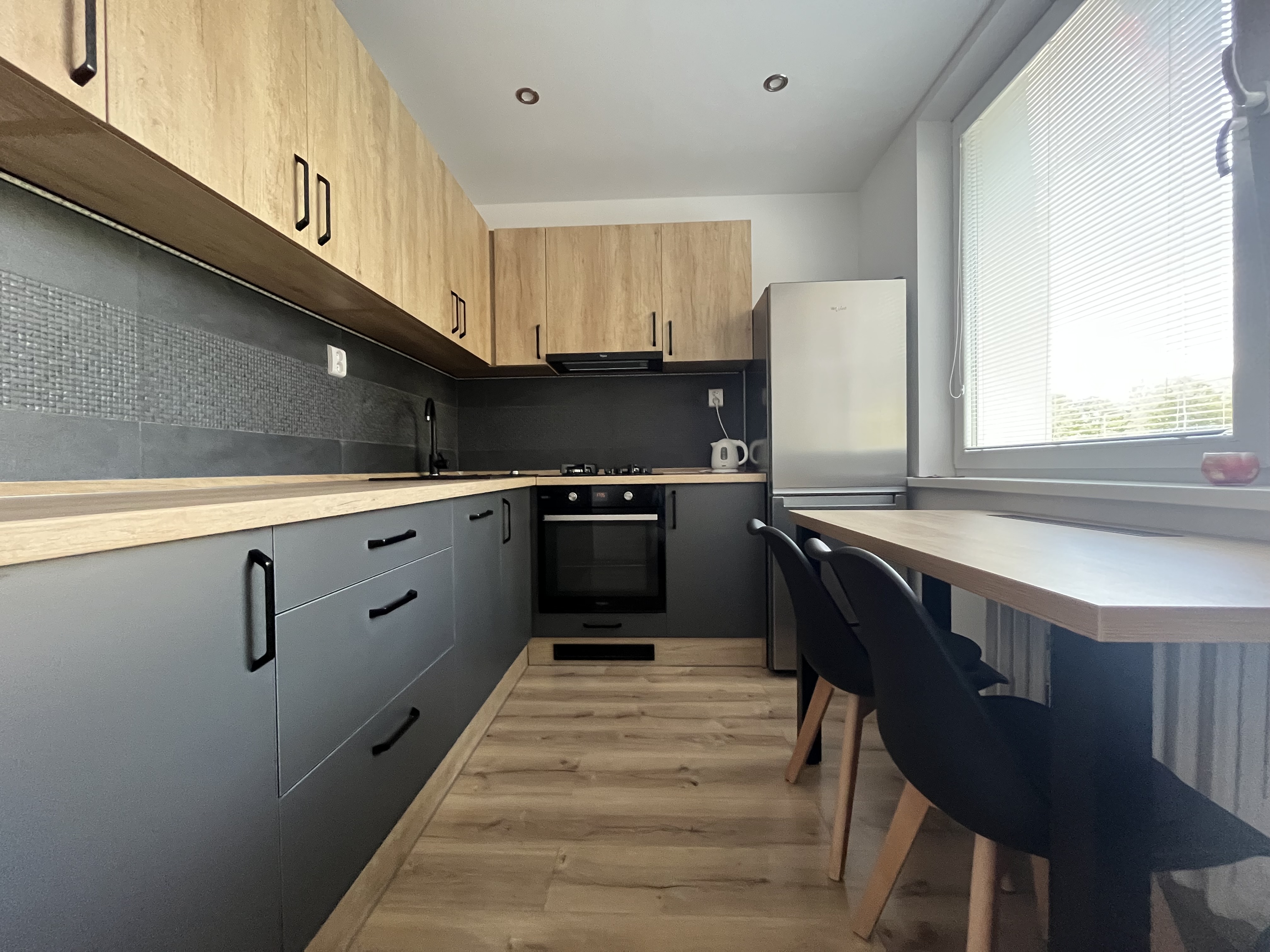 SLNEČNÝ, MODERNE ZARIADENÝ 1 I BYT , 42m2 POPRAD -JUH