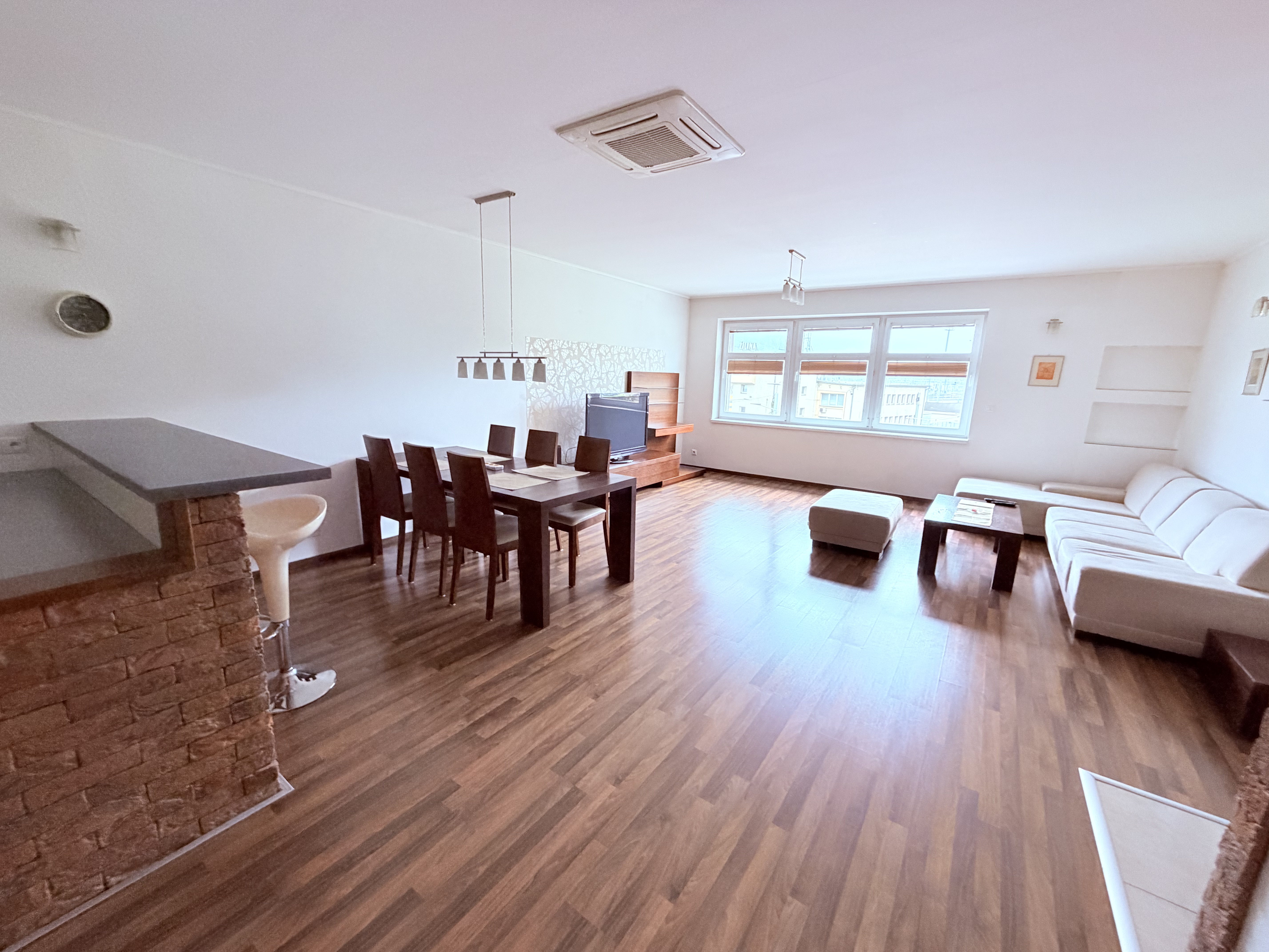 EXKLUZÍVNE: Nadštandardný 3i byt (131 m²) s klimatizáciou a parkovaním v centre Žiliny