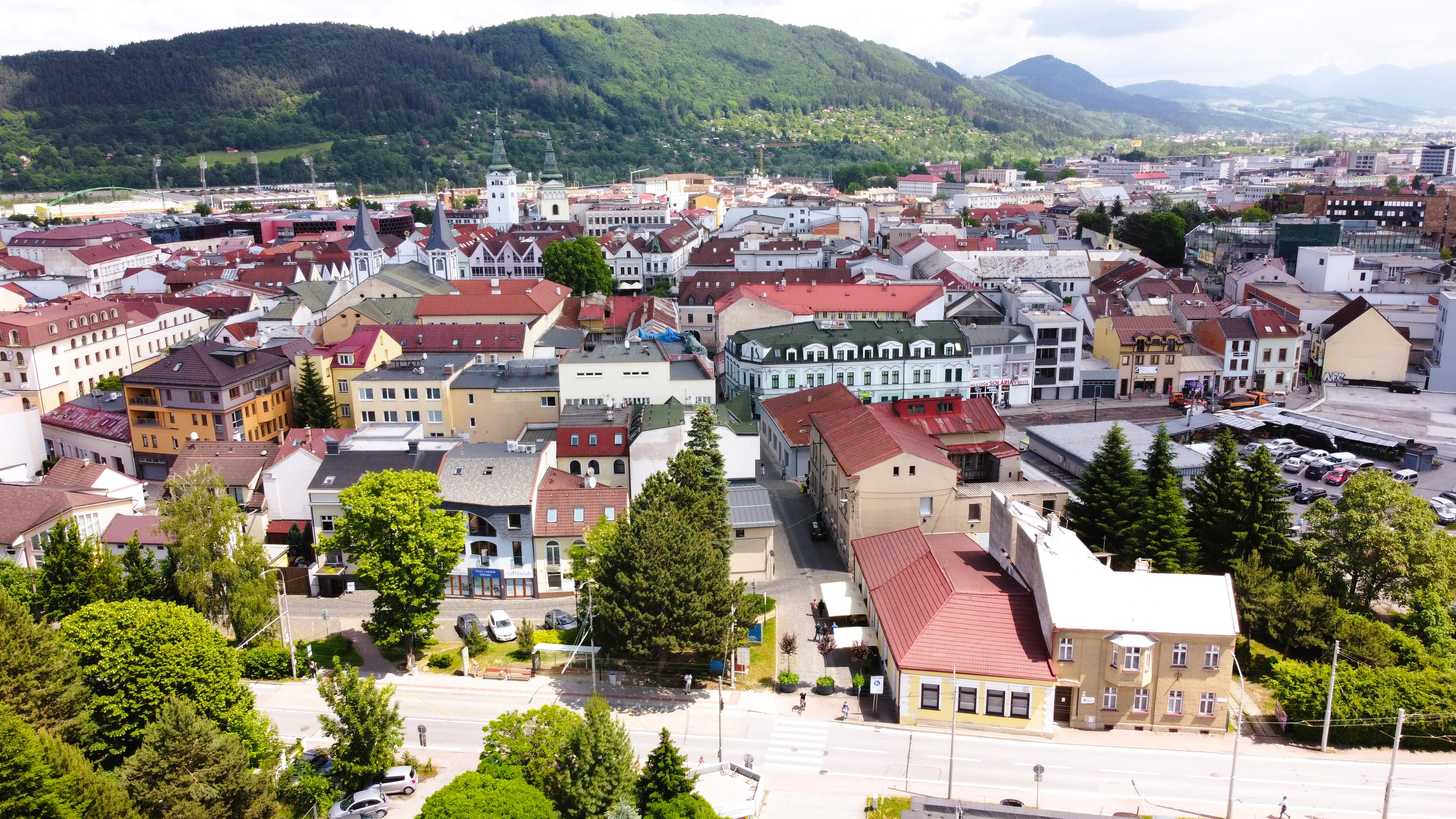 Komerčné priestory na prízemí v blízkosti Mariánskeho námestia, Žilina - Centrum
